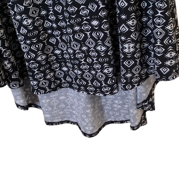 LuLaRoe Black & White Geometric Print High-Low Hem Dress XS Relaxed Fit - Picture 6 of 9